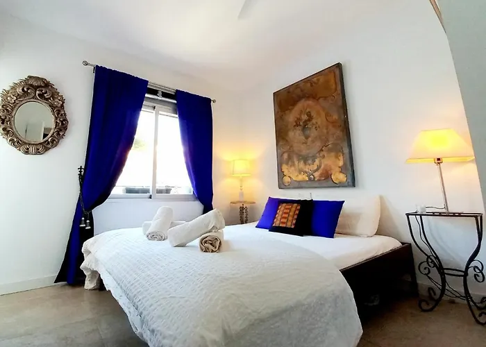 Old Town With Views Apartman