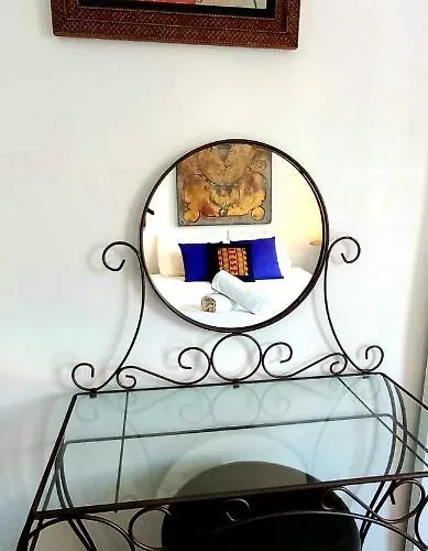 Old Town With Views Apartman
