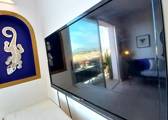 Old Town With Views Apartman